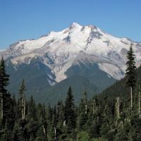 Glacier Peak. Walter Siegmund, Wikimedia.